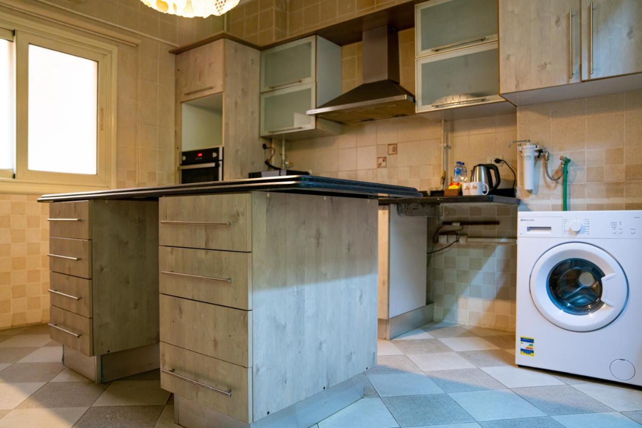 Apartment Elegant Modern 1 Bedroom Near Festival